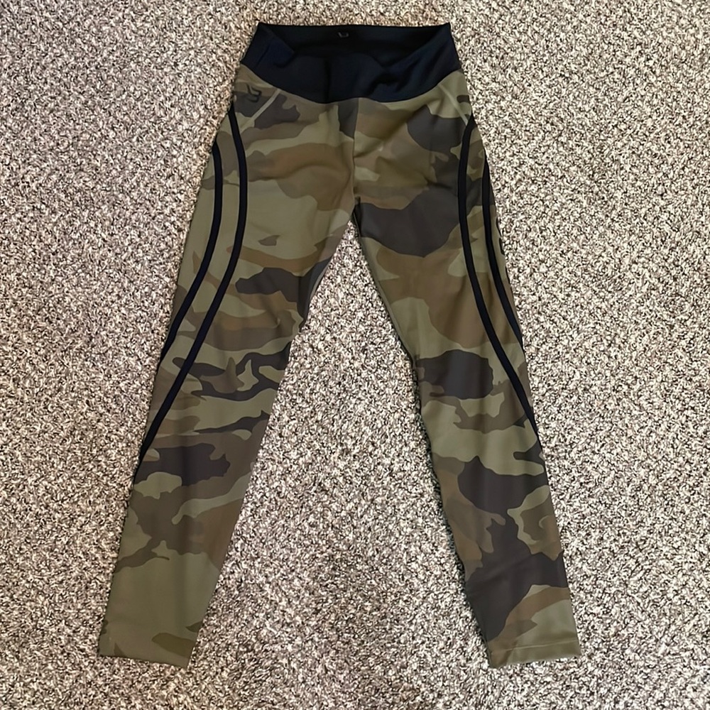 Camo better bodies leggings